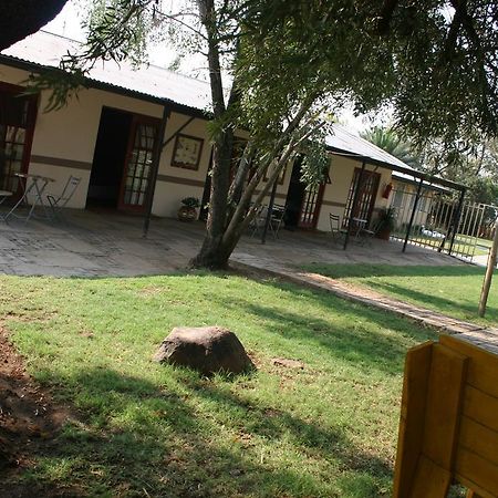 Akwela Guest Farm Hotel Bloemfontein Buitenkant foto